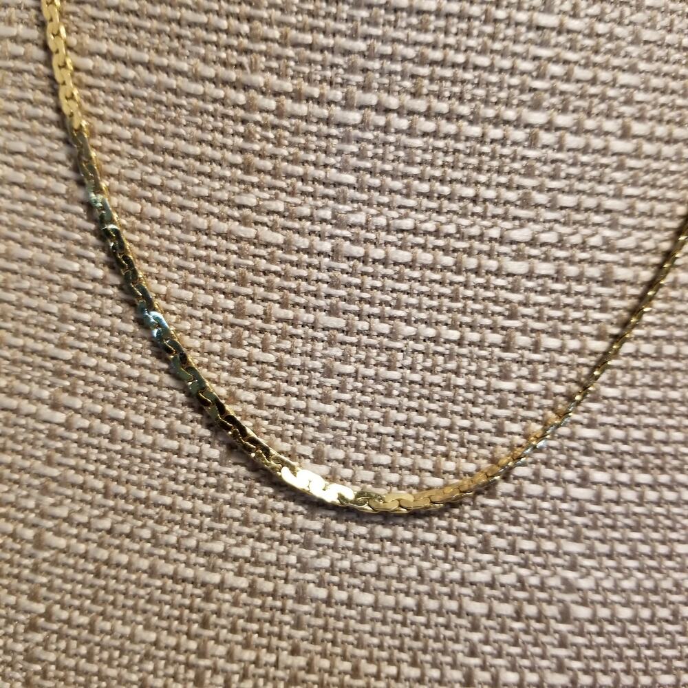 Eighteen inch gold tone chain necklace - Picture 2 of 7
